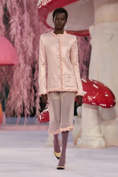 Look 14